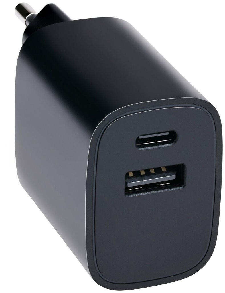 GRUNDIG USB Charger 5V/3A with Multiple USB Outputs