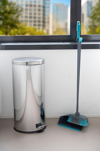 [871125212745] ALPINA Dustpan and Broom 93cm