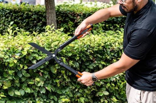 [871125223456] BLACK+DECKER Hedge Shears 24'' Serrated Blade