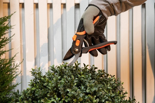 [871125223414] BLACK+DECKER Bypass Pruner 20.3cm
